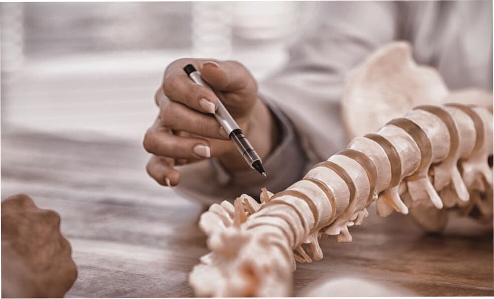 To diagnose osteoarthritis, a comprehensive examination of the spine is required